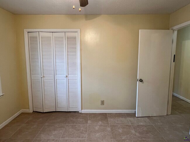 Building Photo - 3700 Dean Dr