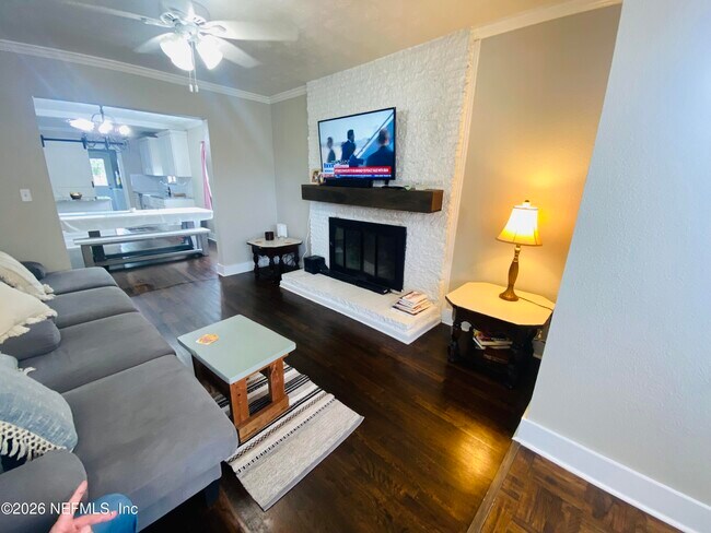 Building Photo - 4808 Lawnview St