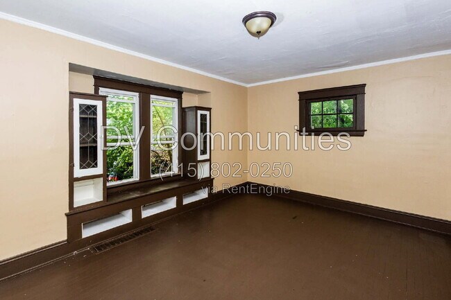 Building Photo - 1148 E 176th St