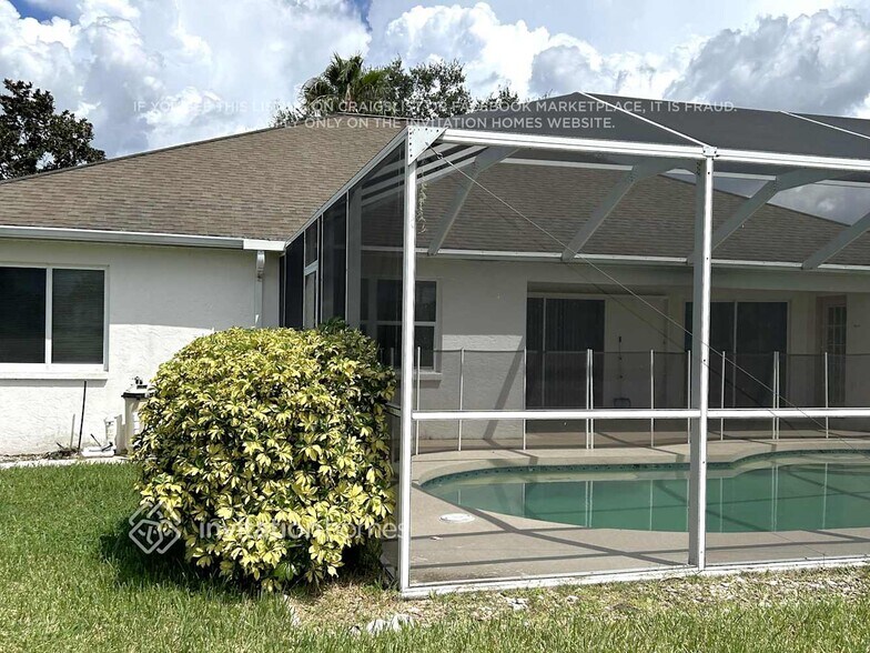 Building Photo - 4514 33rd Ct E