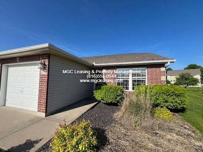 Building Photo - AFFORDABLE, SPACIOUS RANCH STYLE DUPLEX IN RAYMORE!
