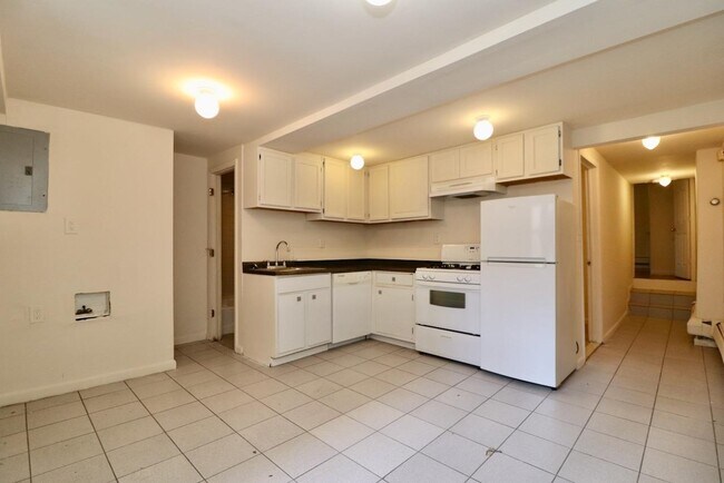 Building Photo - 618 Park Ave