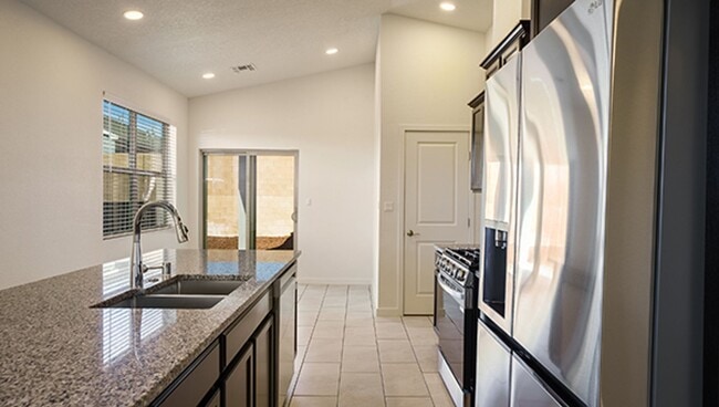 Building Photo - New Construction in Santa Fe!!!!