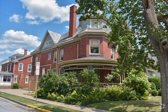 Building Photo - MT121