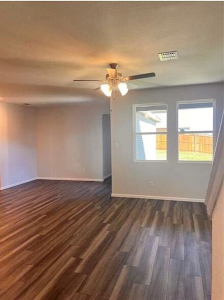 Building Photo - 900 Portina Dr