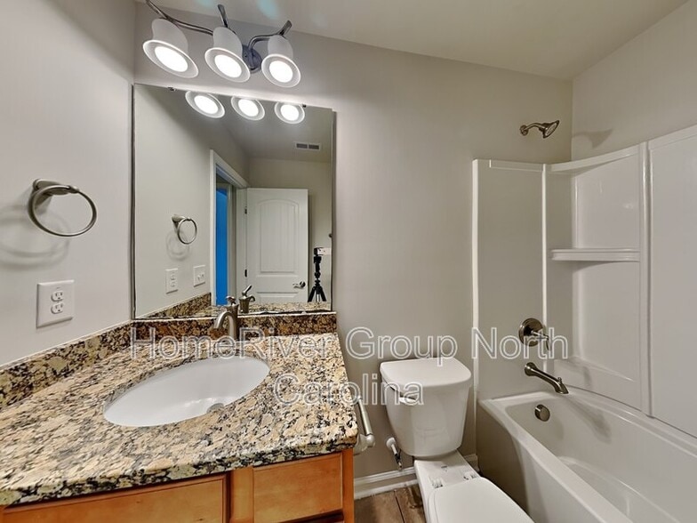 Building Photo - 509 Brier Crossings Loop