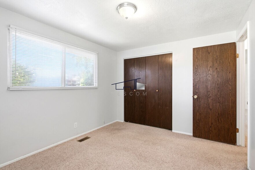 Building Photo - 159 W 4850 S