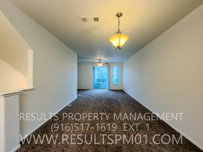 Building Photo - Excellent Natomas Townhouse