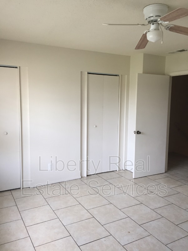 Building Photo - 901 Olmstead Dr