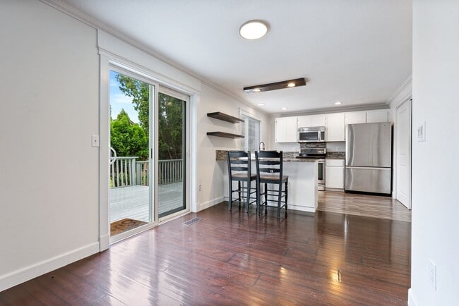 Building Photo - Beautiful Home in Winchester Hills