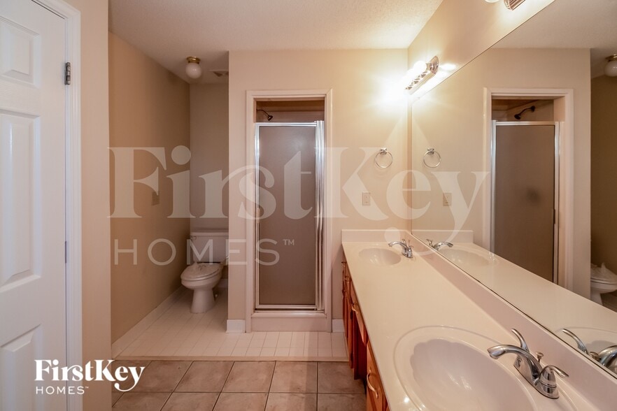 Building Photo - 7435 Bridle Cove