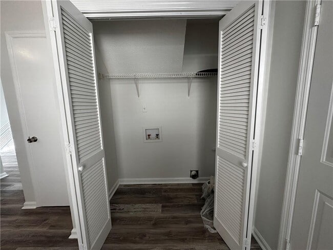 Building Photo - 1971 Abbey Province