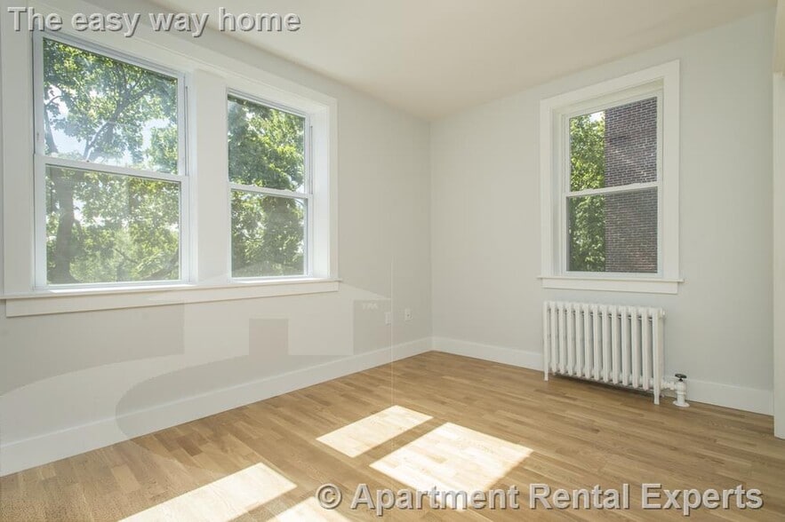 Building Photo - 136 Highland Ave