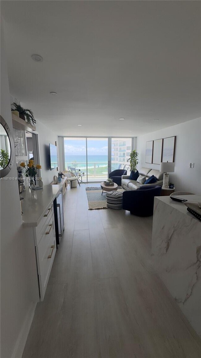 Building Photo - 5161 Collins Ave