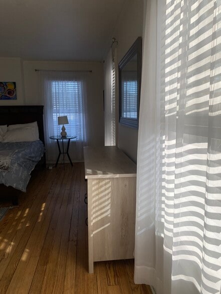 Bedroom - 10 Pine St