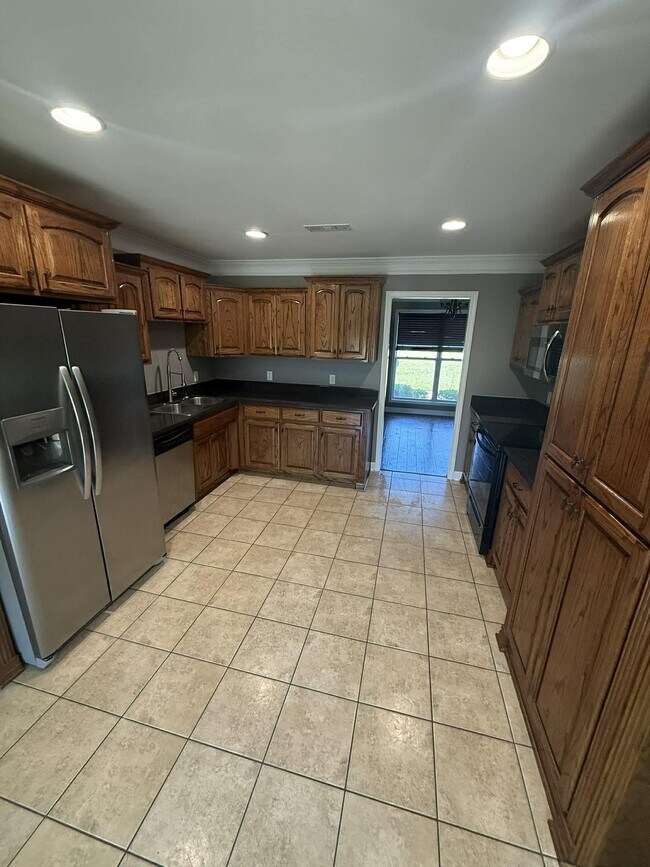 Building Photo - 708 Sandstone Dr