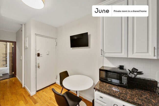 Building Photo - Room in Shared 3 bed/1 bath home in Upper West Side