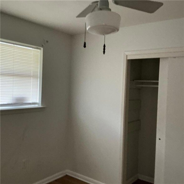 Building Photo - 5008 Academy Dr