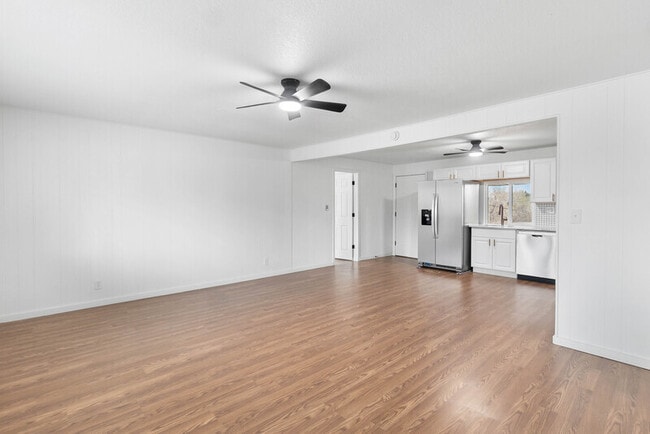 Building Photo - 6220 W Ohio Ave