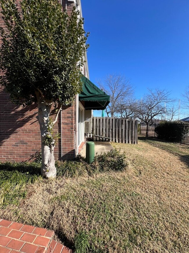 Building Photo - ***Waterfront Condo W/S/T INCLUDED!