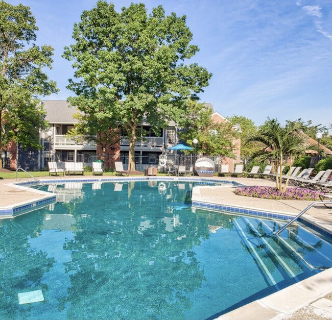 Building Photo - 8318 Lakeshore Cir