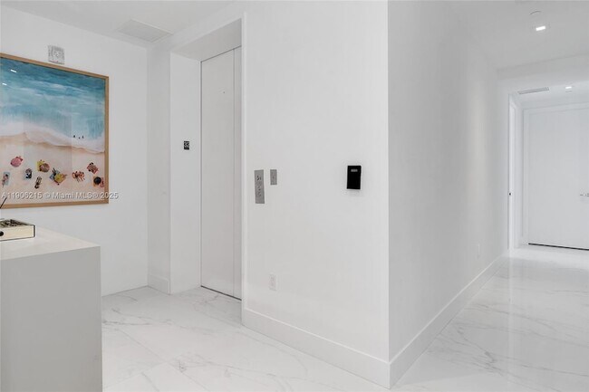 Building Photo - 16901 Collins Ave