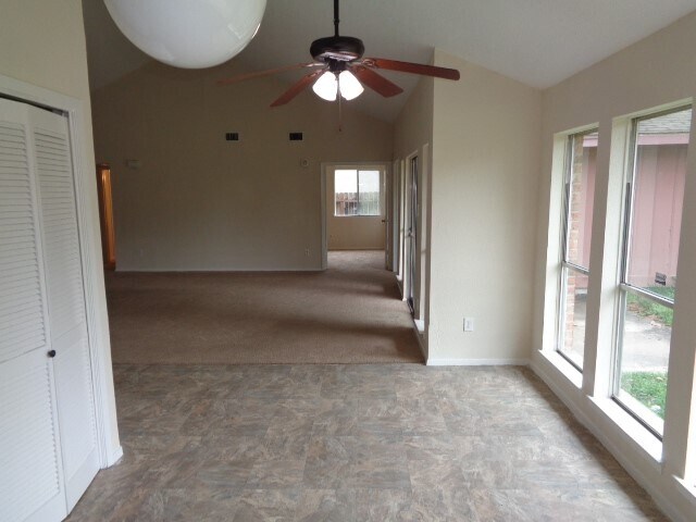 Building Photo - 10211 Golden Sunshine Dr