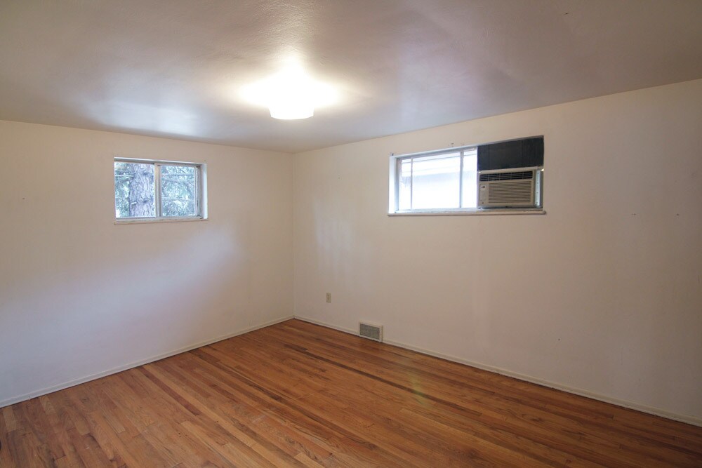 Building Photo - 421 Franklin Ave