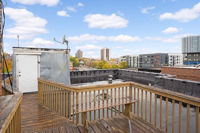 Building Photo - Charming 1-Bed 1-Bath Available Now!