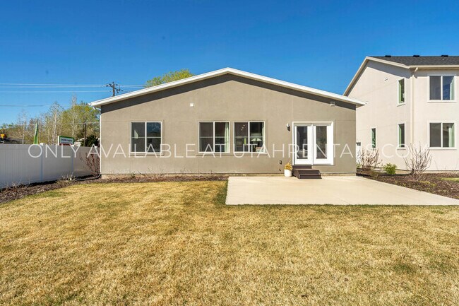 Building Photo - 3489 S 500 E
