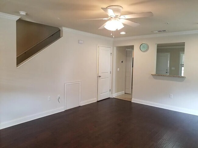 Building Photo - 4605 SW 48th Dr