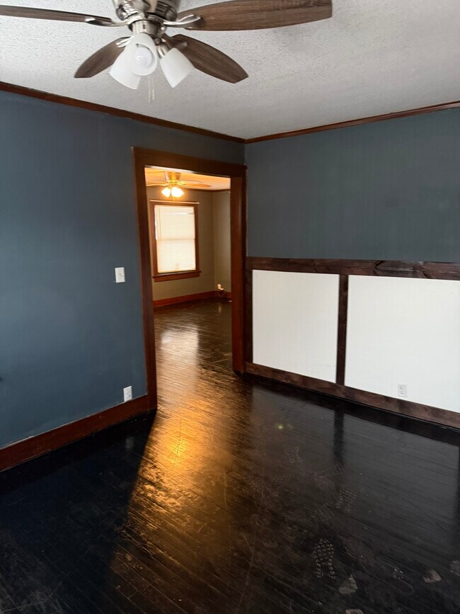 Building Photo - 1201 SW Garfield Ave