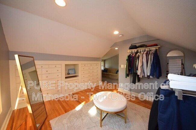 Building Photo - 4201 2nd Ave S