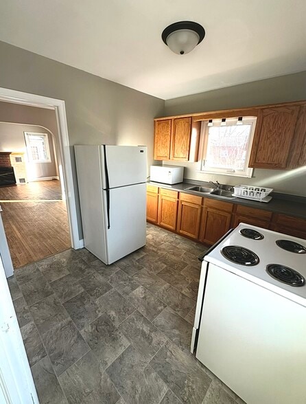 Building Photo - 519 Dassel Ave