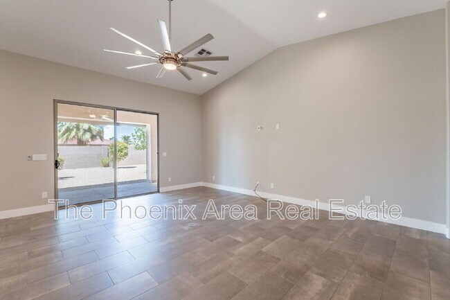 Building Photo - 25818 S Hollygreen Dr