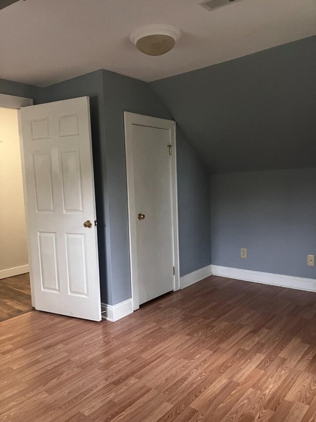 Building Photo - 327 Elm Ave