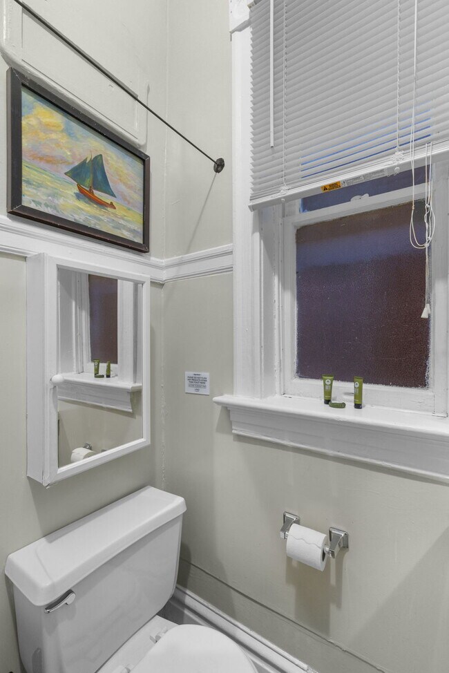 Building Photo - 2819 Shenandoah Ave