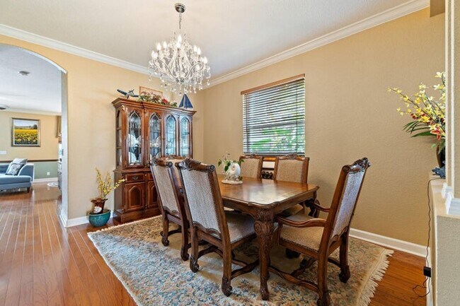 Building Photo - 6024 SE Crooked Oak Ave