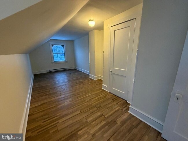 Building Photo - 1552 Delaware Ave