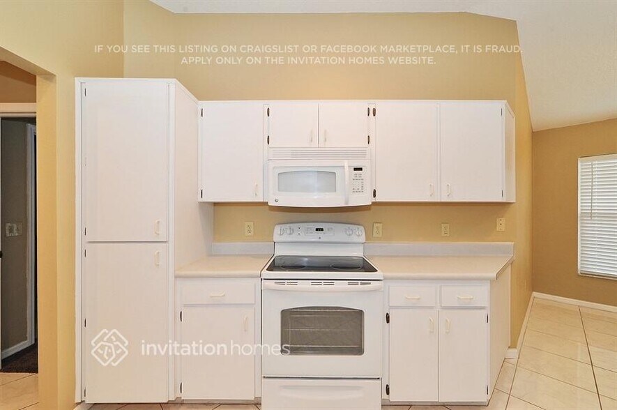 Building Photo - 4300 Ridgemoor Dr N
