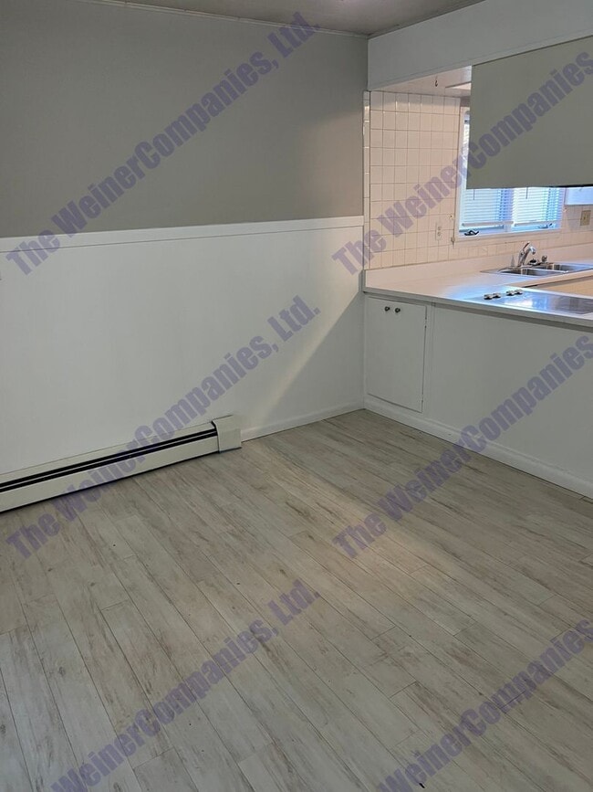 Building Photo - 4 Bedroom, 2 Bathroom Home for Sublease