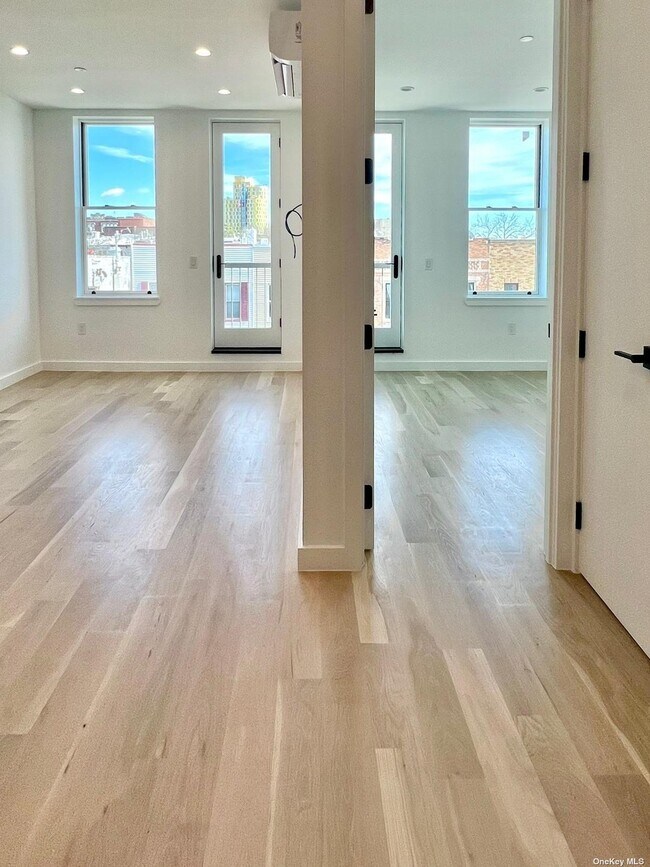 Building Photo - 383 Bleecker St
