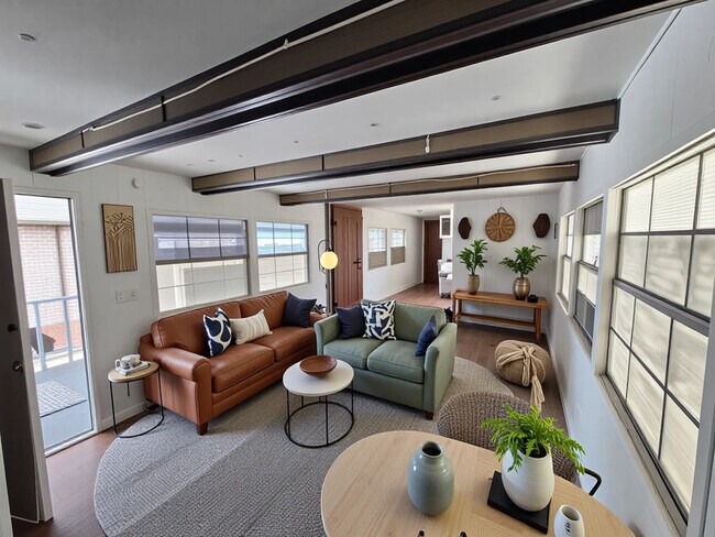 Building Photo - 2627 S Lamb Blvd