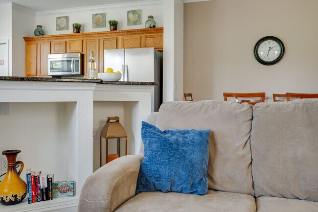 Building Photo - 835 Assembly Ct