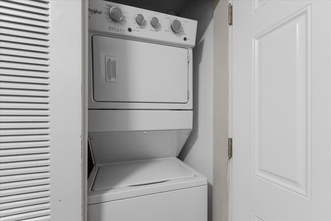 Building Photo - 5731 N Washtenaw Ave