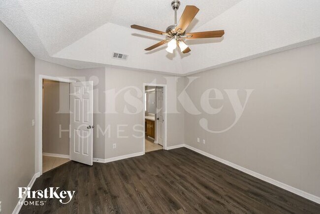 Building Photo - 3421 Provincial Cir S