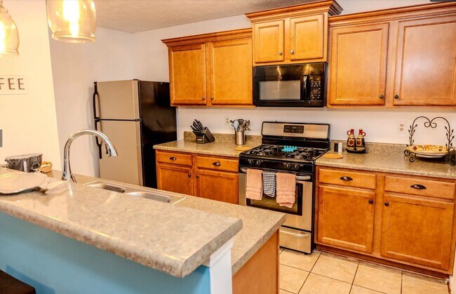 Building Photo - 1077 Mansfield Ct