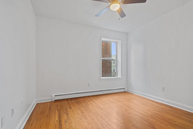 Building Photo - 149 Grant Ave