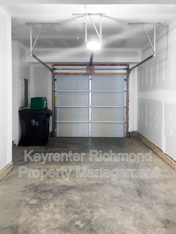 Building Photo - 719 McCormick Farm Dr