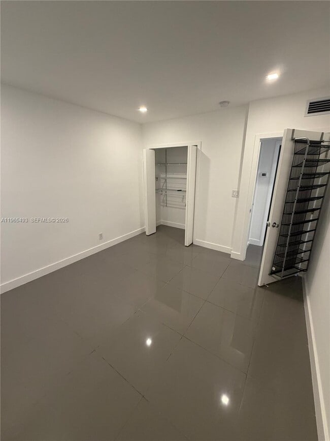 Building Photo - 13105 Ixora Ct